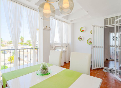 Apartamento - Återförsäljning - Torrevieja - Punta Prima