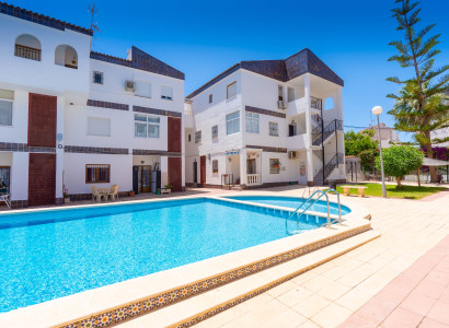 Apartamento - Återförsäljning - Torrevieja - Punta Prima