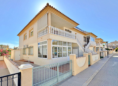 Apartment / flat - Resale - Orihuela Costa - La Zenia