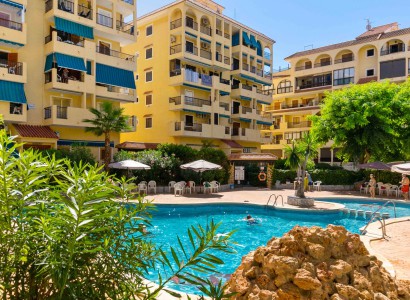 Apartment / flat - Resale - Torrevieja - 2023A019