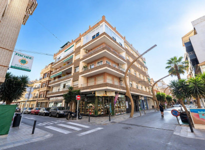 Apartment / flat - Resale - Torrevieja - Torrevieja Centro