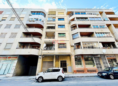 Apartment / flat - Resale - Torrevieja - Torrevieja Centro