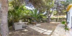 Återförsäljning - Villa - Orihuela Costa - Punta Prima