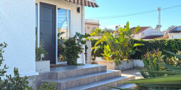 Återförsäljning - Villa - Torrevieja - La Siesta - El Salado -  Torreta