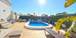 Återförsäljning - Villa - Torrevieja - La Siesta - El Salado -  Torreta