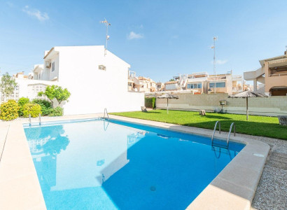 Bungalow - Återförsäljning - Torrevieja - Los Frutales