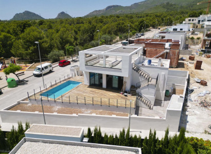 Chalet - Nueva construcción  - Polop - 62480