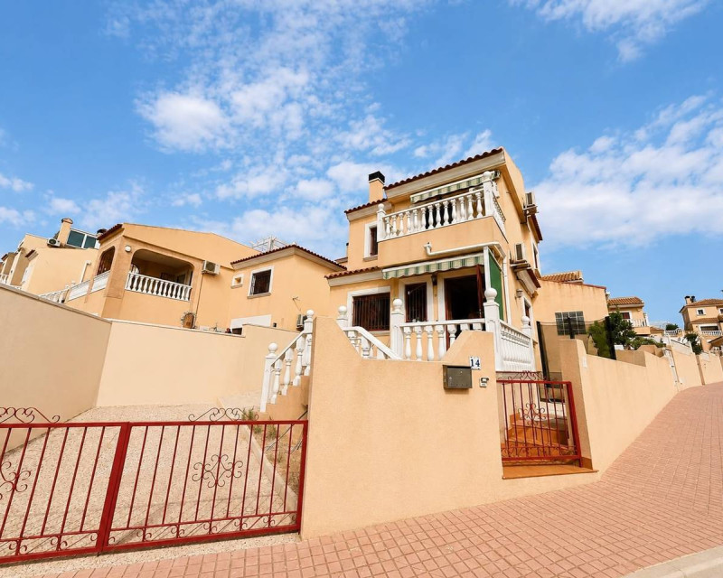 Chalet · Reventa · Villamartín · Blue Lagoon