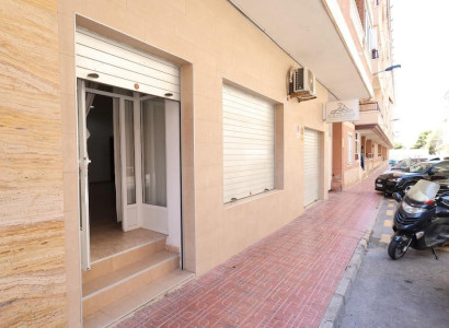 Commercial property - Reventa - Torrevieja - Torrevieja Centro