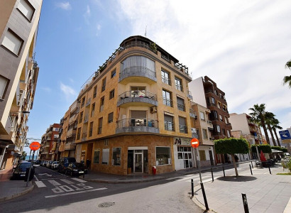 Commercial property - Reventa - Torrevieja - Torrevieja Centro