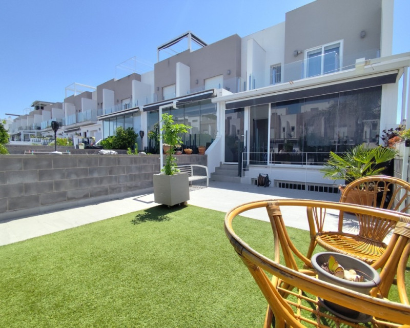 Corner townhouse · Återförsäljning · Torrevieja · Torrevieja