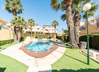 Lägenhet / lägenhet - Återförsäljning - Orihuela Costa - Villamartin