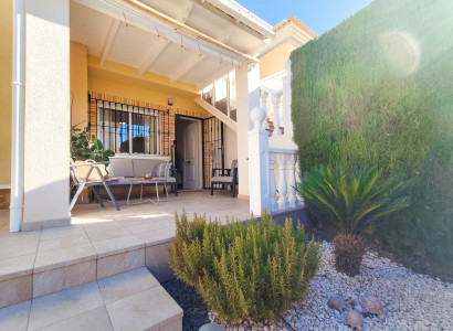 Lägenhet / lägenhet - Återförsäljning - Orihuela Costa - Villamartin