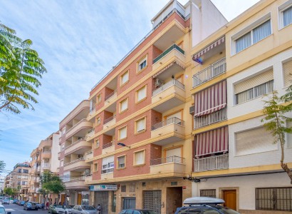 Lägenhet / lägenhet - Återförsäljning - Torrevieja - Centro