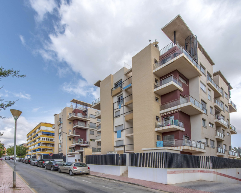 Lägenhet / lägenhet · Återförsäljning · Torrevieja · Punta Prima
