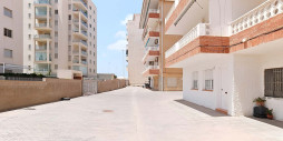 Resale - Apartment / flat - La Mata