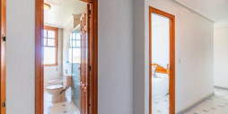 Resale - Apartment / flat - Torrevieja - La Mata pueblo