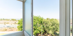 Resale - Apartment / flat - Torrevieja - La Mata pueblo