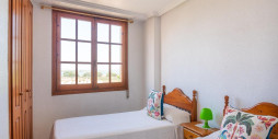 Resale - Apartment / flat - Torrevieja - La Mata pueblo