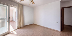Resale - Apartment / flat - Torrevieja - La Mata pueblo