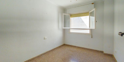 Resale - Apartment / flat - Torrevieja - La Mata pueblo