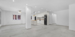 Resale - Apartment / flat - Torrevieja - Playa del Acequión