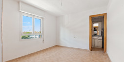 Resale - Apartment / flat - Torrevieja - Punta Prima