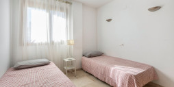 Resale - Apartment / flat - Torrevieja - Punta Prima