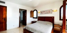 Resale - Apartment / flat - Torrevieja - Punta Prima