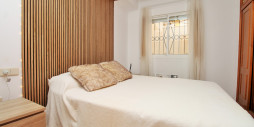 Resale - Apartment / flat - Torrevieja - Punta Prima