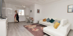 Resale - Apartment / flat - Villamartín - Las Violetas