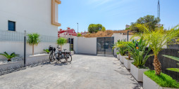Resale - Apartments - Orihuela Costa - Villamartín