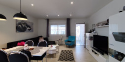 Resale - Corner townhouse - Torrevieja