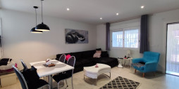 Resale - Corner townhouse - Torrevieja