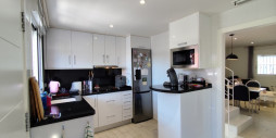 Resale - Corner townhouse - Torrevieja