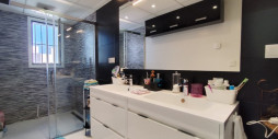 Resale - Corner townhouse - Torrevieja