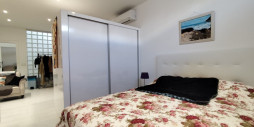 Resale - Corner townhouse - Torrevieja