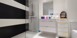 Resale - Corner townhouse - Torrevieja