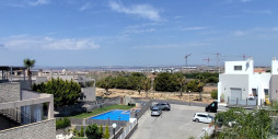 Resale - Corner townhouse - Torrevieja