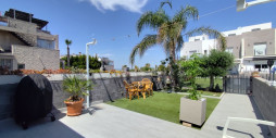 Resale - Corner townhouse - Torrevieja