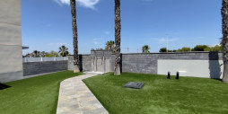 Resale - Corner townhouse - Torrevieja