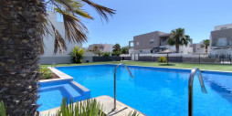Resale - Corner townhouse - Torrevieja
