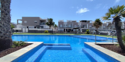 Resale - Corner townhouse - Torrevieja