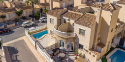 Resale - Townhouse - Villamartín