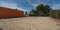 Resale - Villa - Las Heredades - Heredades