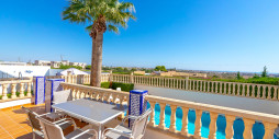 Resale - Villa - Orihuela Costa - Villamartín