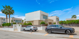 Resale - Villa - Orihuela Costa - Vistabella Golf