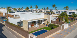 Resale - Villa - Orihuela Costa - Vistabella Golf