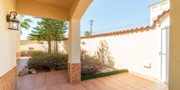 Resale - Villa - Torrevieja - La Mata