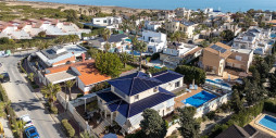 Resale - Villa - Torrevieja - Torrevieja Centro